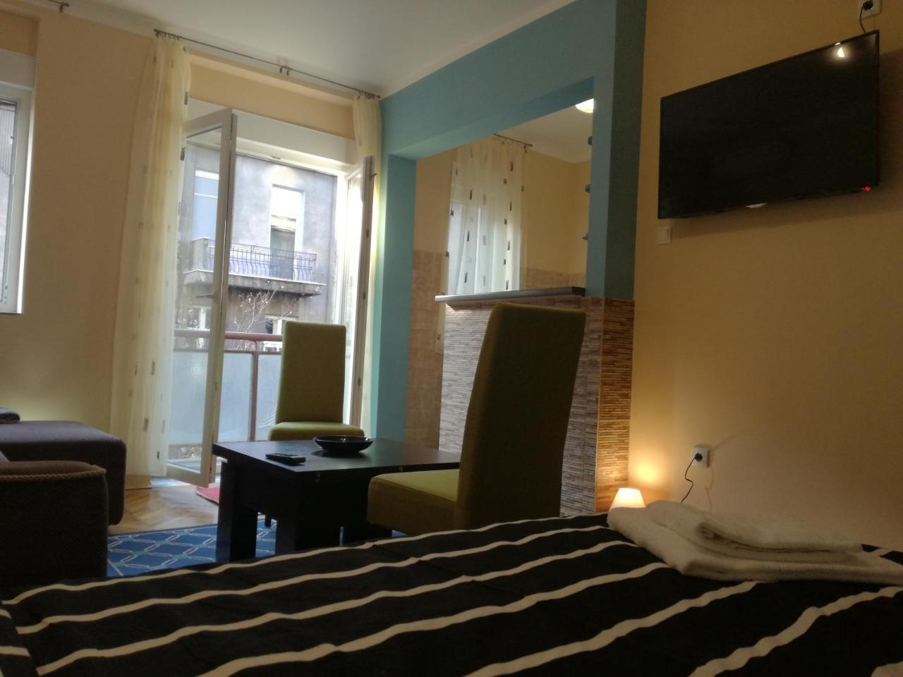 By The Park Free Parking Apartment Belgrade Luaran gambar