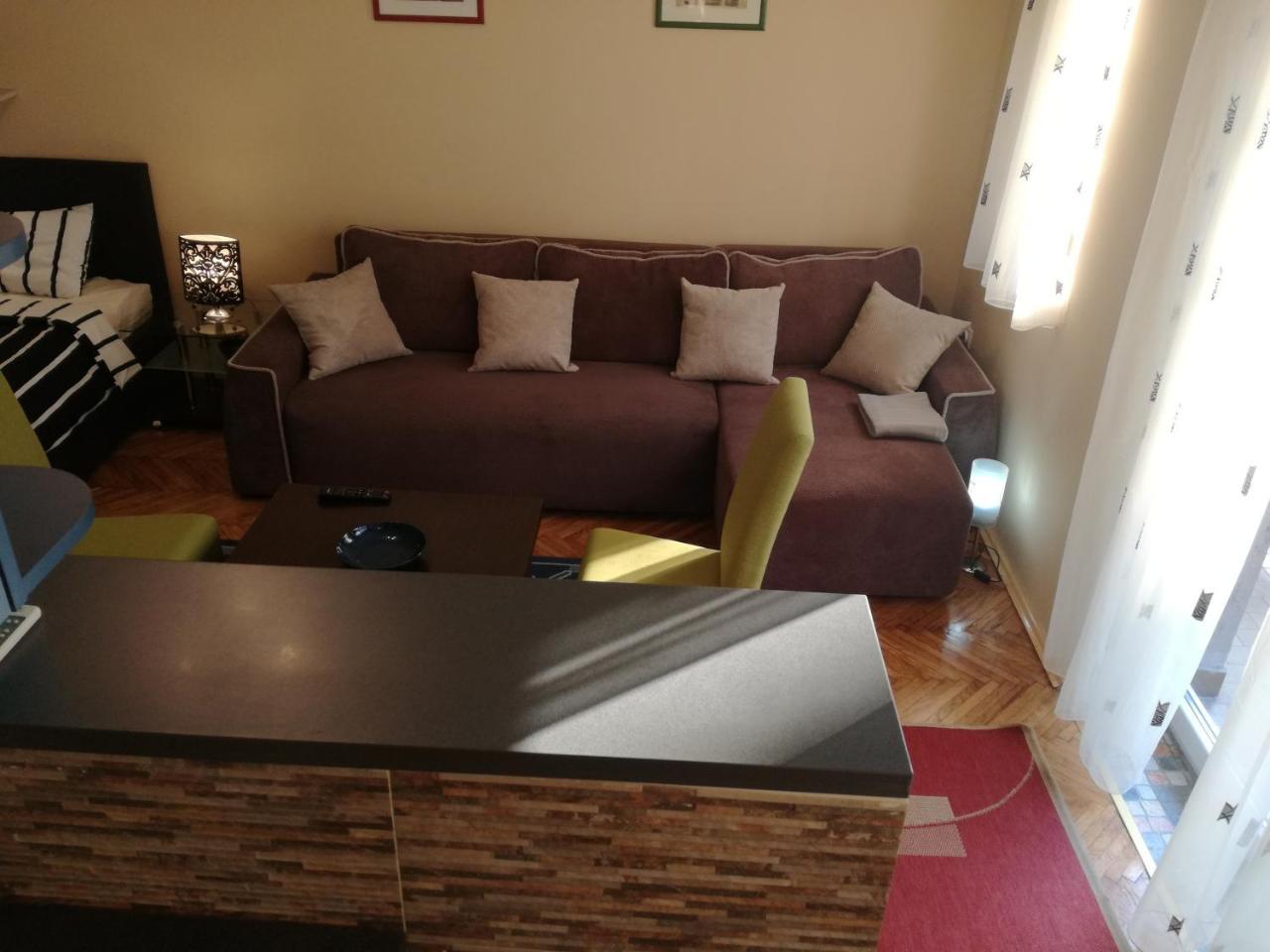 By The Park Free Parking Apartment Belgrade Luaran gambar
